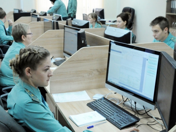 ФТС откатегорировала сотни тысяч участников ВЭД